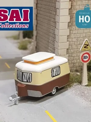 Einfache Rückgabe - Caravane Eriba beige ivoire à l‘arrêt avec autocollant F SAI 2694F