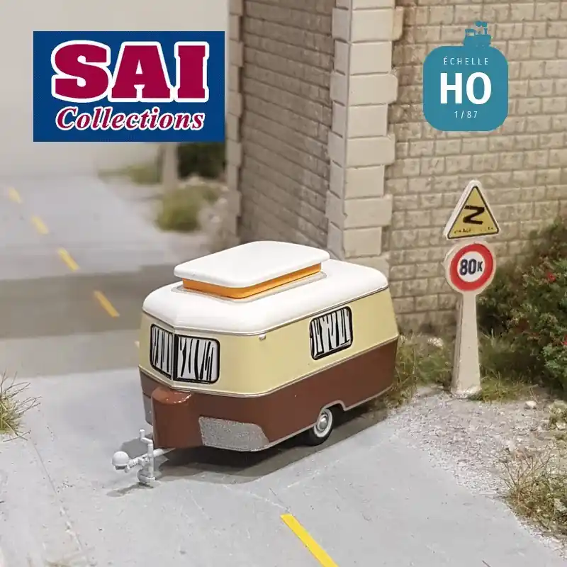 Einfache Rückgabe - Caravane Eriba beige ivoire à l‘arrêt avec autocollant F SAI 2694F