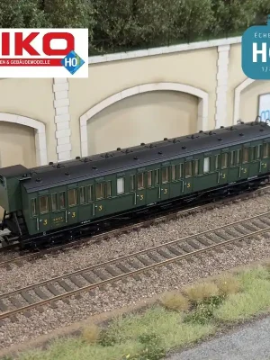 Voiture voyageurs à compartiments 3ème classe avec guérite de freins SNCF Ep III HO Piko 53337 | Fast ausverkauft