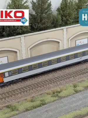 Premium - Voiture voyageurs Corail Vu 1ère classe SNCF Ep IV HO Piko 97140