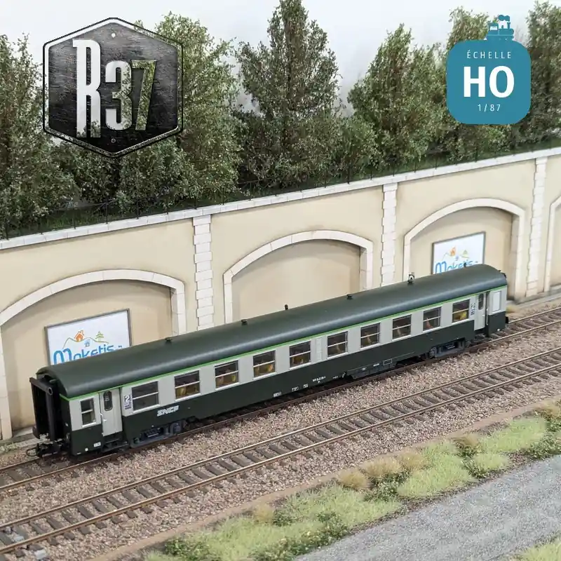 Nur noch wenige - Voiture voyageurs USI B10t courte bogie Y16 vert/gris SNCF Ep IVb avec éclairage HO R37 42504