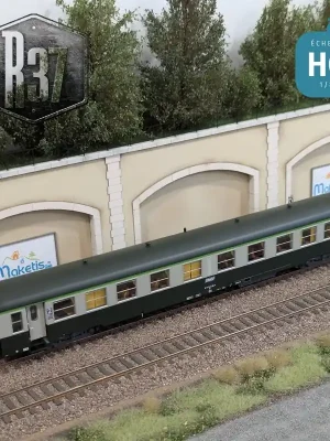 Neu hinzugefügt - Voiture voyageurs USI B10t longue bogie Y24 vert/gris SNCF Ep V avec éclairage HO R37 42516