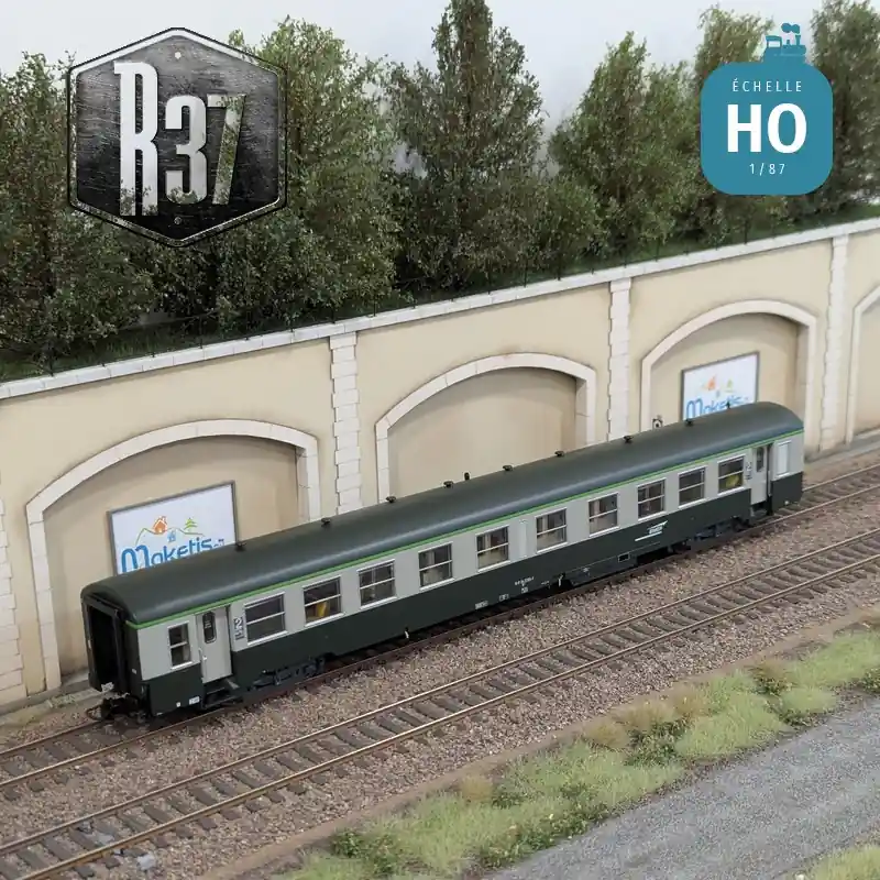 Jetzt zugreifen | Voiture voyageurs USI B4t4 longue bogie Y24 vert/gris SNCF Ep V avec éclairage HO R37 42525