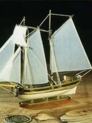 Sehr gut bewertet - Amati 25003 Flaschenschiff Hannah 1 300 Baukasten
