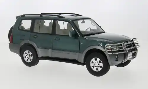 Mitsubishi Pajero V73, grün, 1 18, Sun Star | Werkspreis