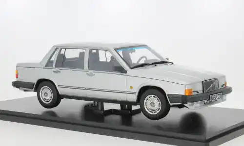 Preishit - Volvo 760, silber, 1995, 1 18, Triple 9 Collection