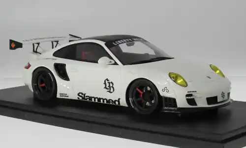 Herstellerpreis | Porsche LB-Works Turbo, weiss/schwarz, 2024, 1 18, GT Spirit